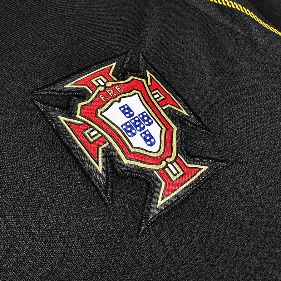 تيشيرت كلاسيك منتخب البرتغال 2006