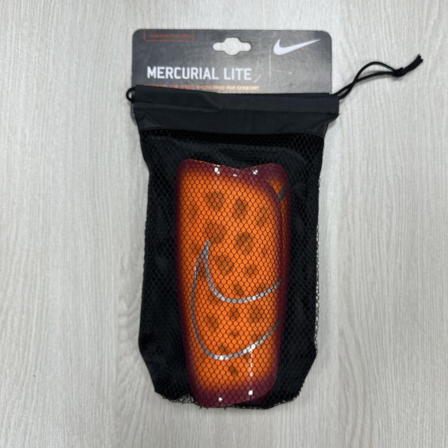 اقي ساق نايك ميركوريال لايت سوبرلوك - Nike Mercurial Lite SuperLock Shin Guards