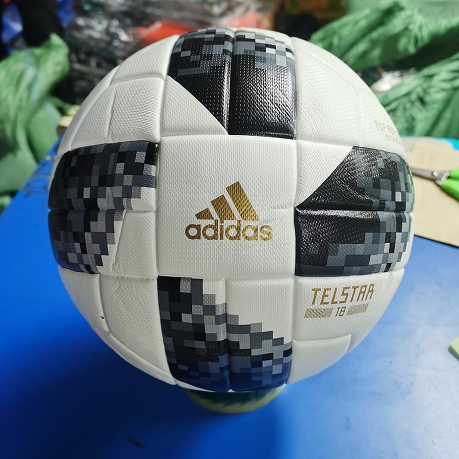 كرة أديداس تلستار 18 كأس العالم روسيا 2018 - Adidas Telstar 18 FIFA World Cup Russia 2018 Ball — خاصة بـ كأس العالم 2018.
