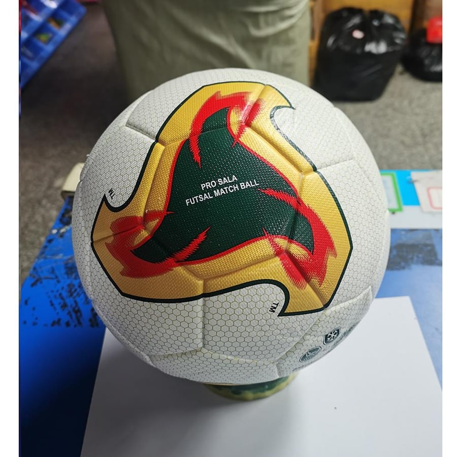 كرة أديداس برو سالا لكرة الصالات - Adidas Pro Sala Futsal Match Ball — مخصصة لـ كرة قدم الصالات (Futsal).