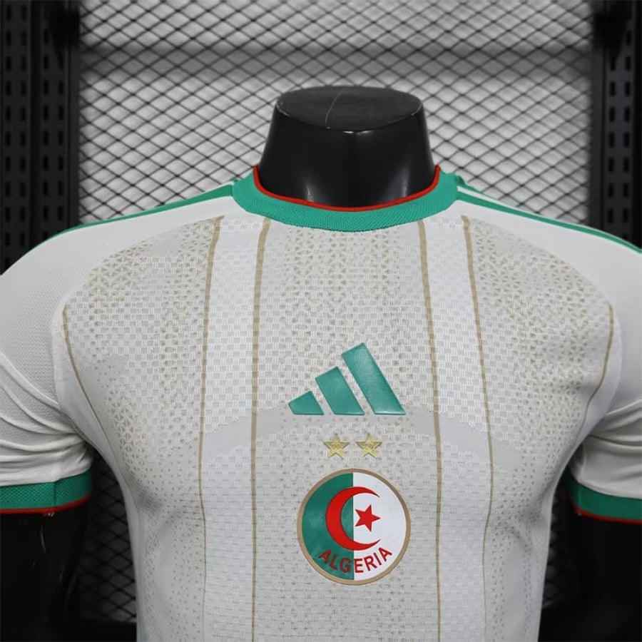 تيشيرت منتخب الجزائر الاساسي 2026