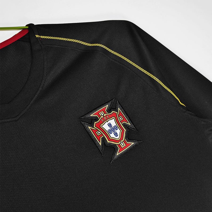 تيشيرت كلاسيك منتخب البرتغال 2006