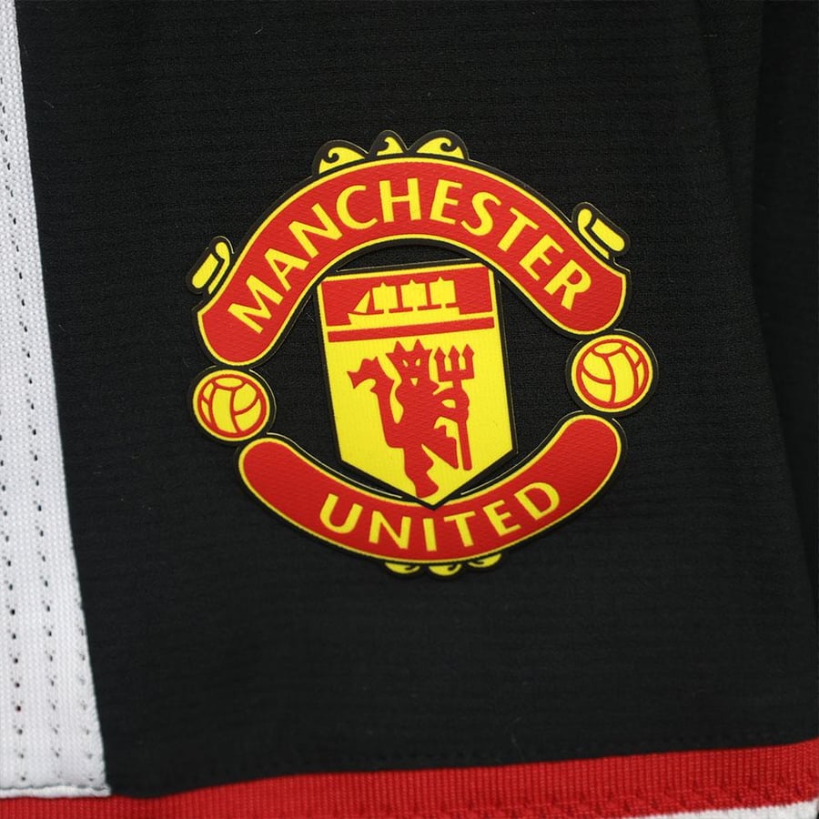 شورت مانشستر يونايتد 27\26