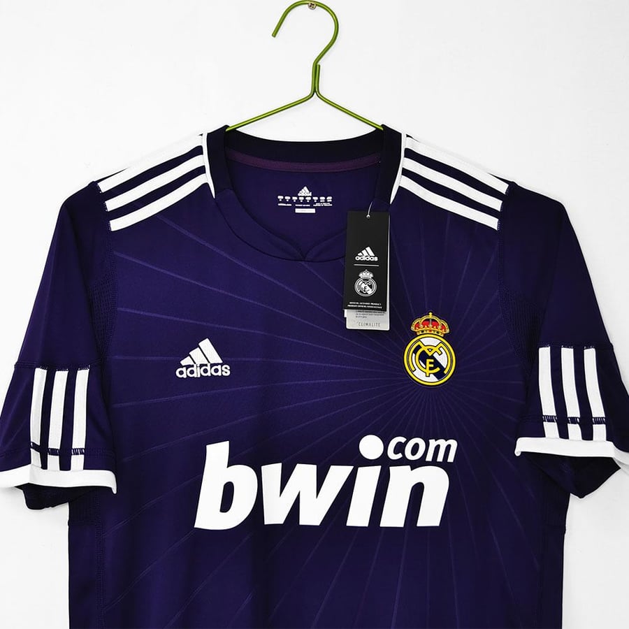 تيشيرت كلاسيك ريال مدريد 11\2010