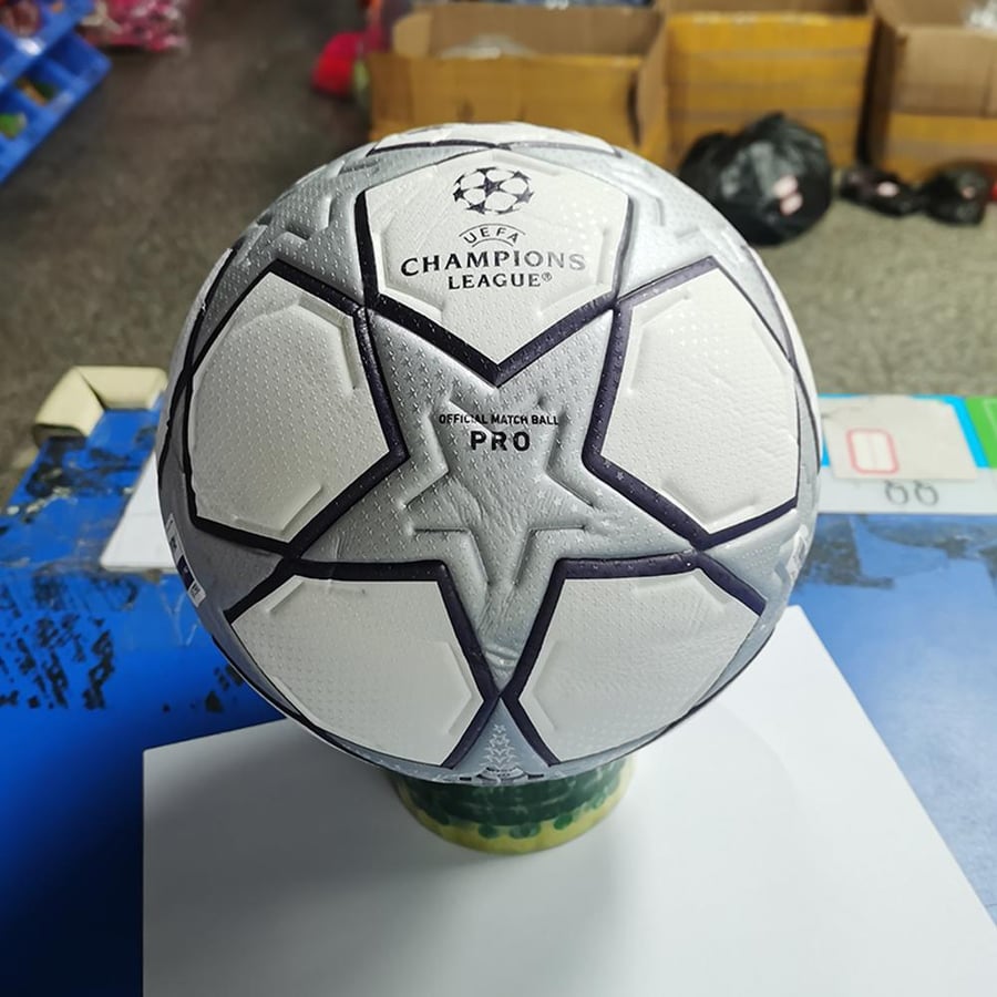 كرة أديداس دوري أبطال أوروبا إصدار الذكرى 25 عامًا - Adidas UEFA Champions League 25th Anniversary Ball — خاصة بـ دوري أبطال أوروبا.