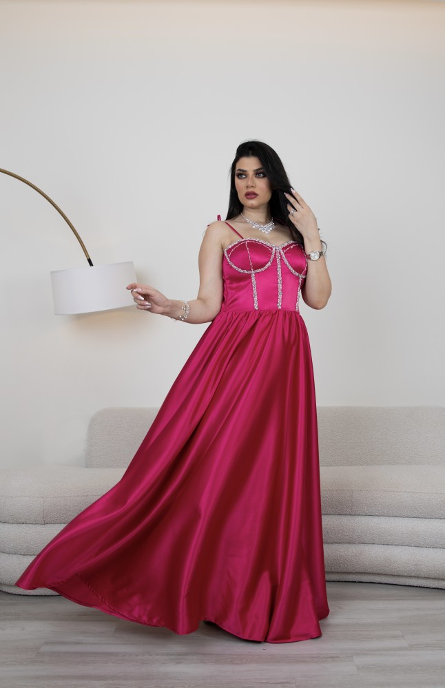 فستان بقصة الكورسيه الانيقه