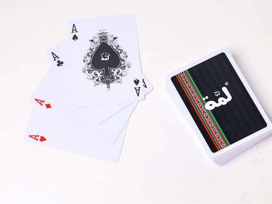 ورق لعب اسود