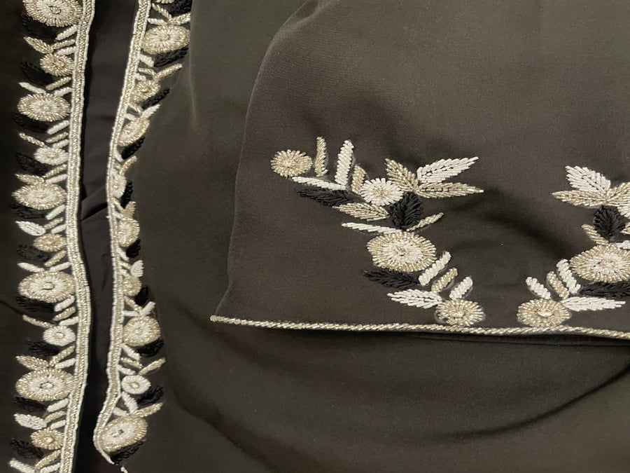 عباية بستان شك يدوي فخم كريب ياباني
