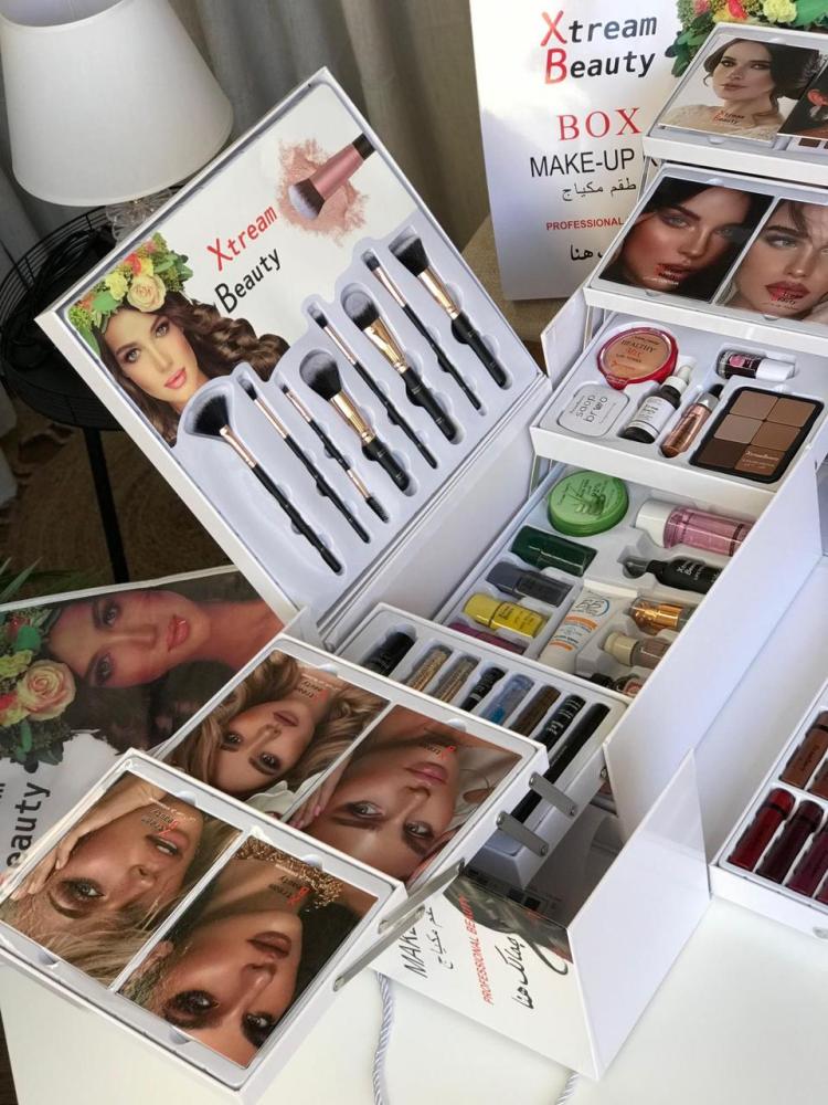 Extreme Beauty makeup box