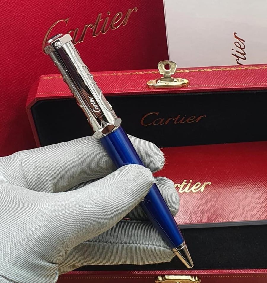 Cartier pen with its accessories