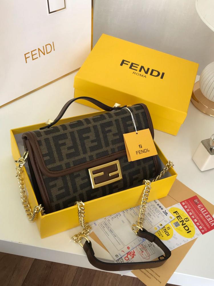 Fendi bag high quality with its accessories