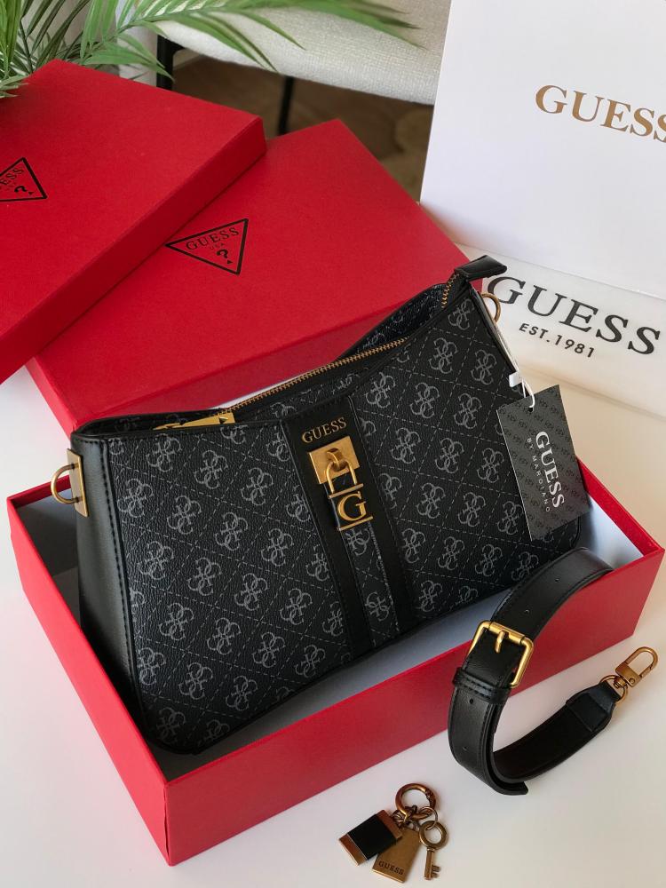 Genuine high-quality bag with its accessories