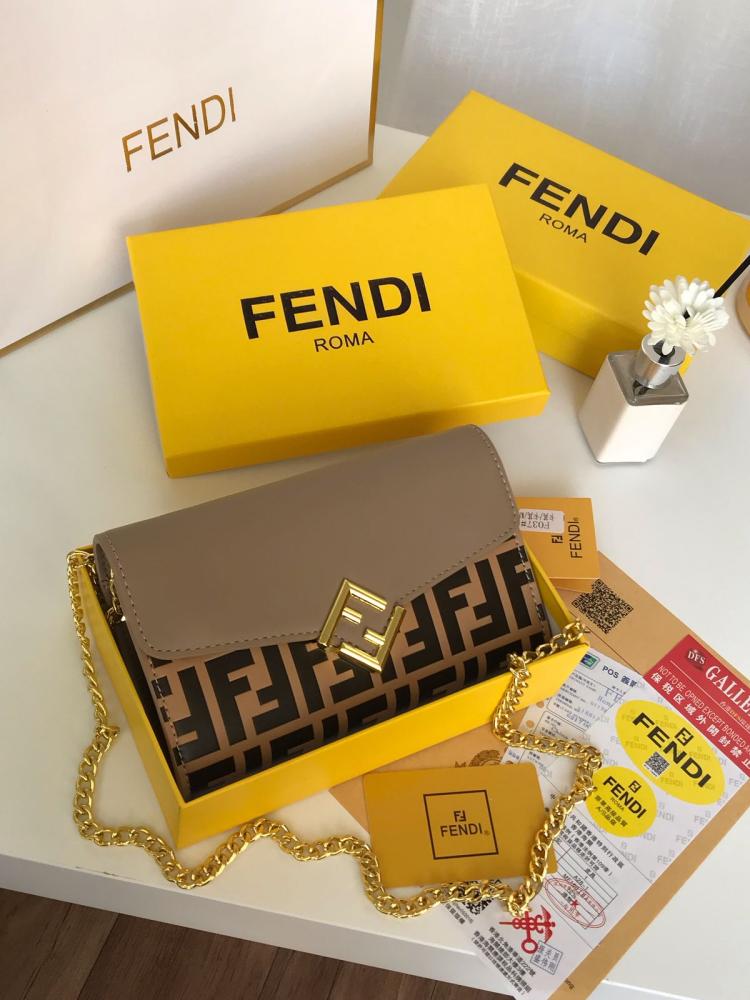 Fendi mini bag, high quality, with its accessories