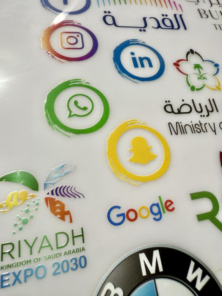 طباعة ستيكرات UV DTF بارزة (للزجاج، الأكواب، والمنتجات) - ضد الماء والخدش