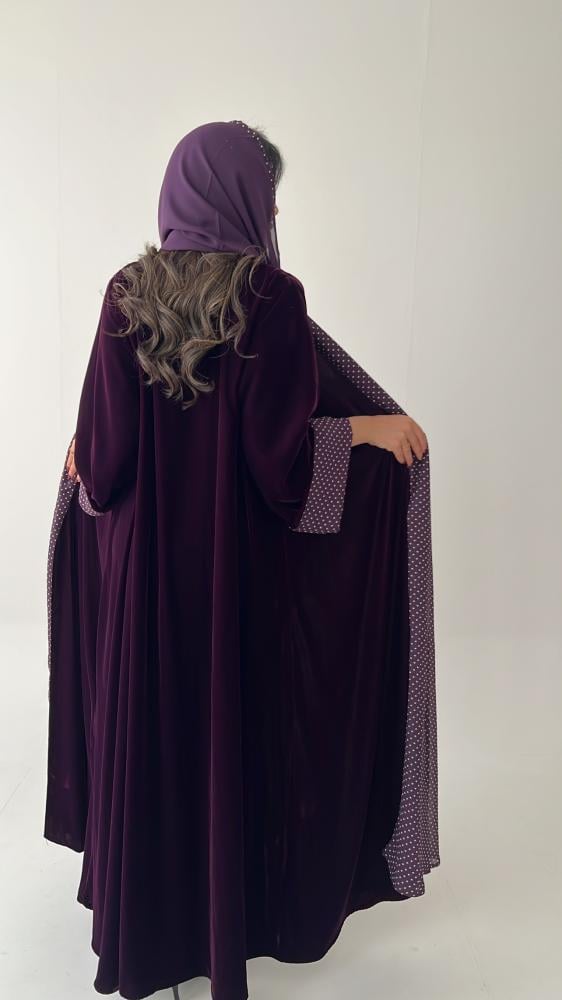 عباية لينَا