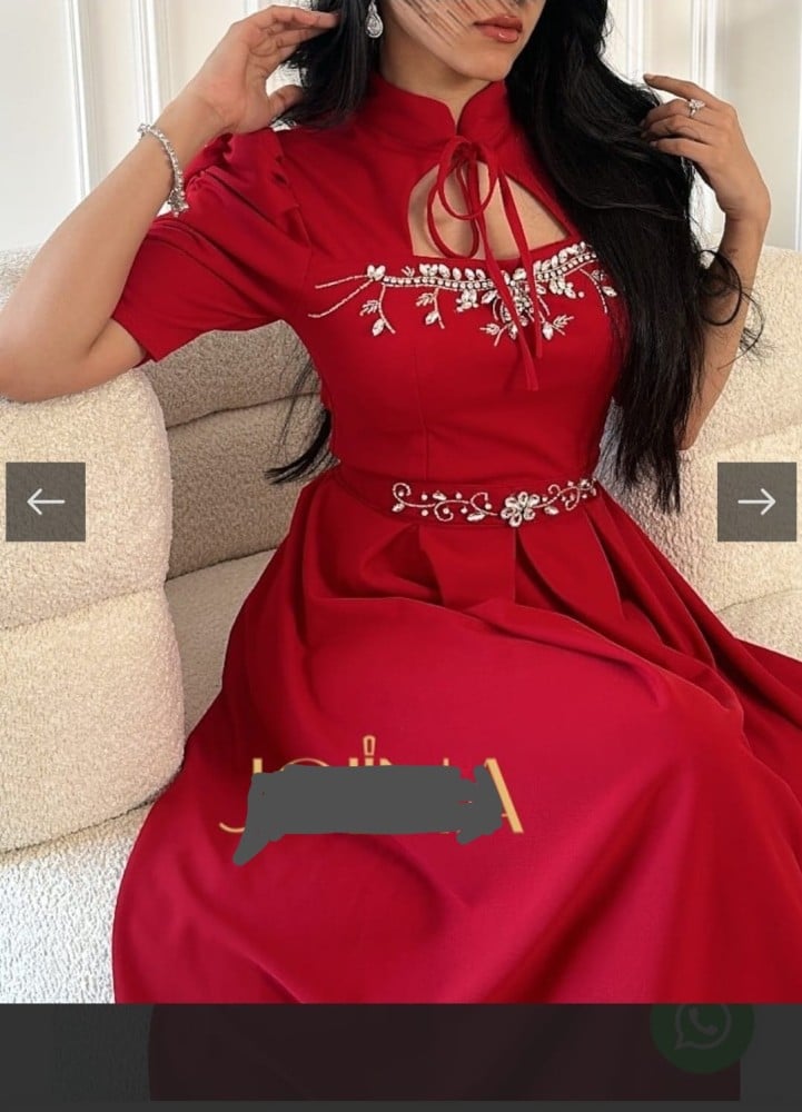 فستان العيد كريب استرتش لون احمر