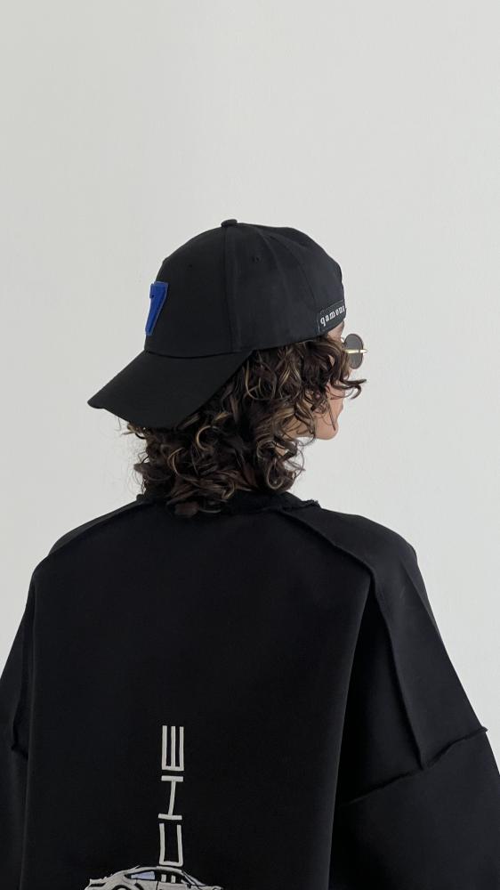 7 Black Cap
