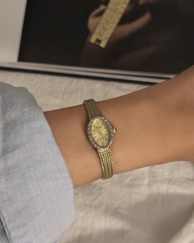 An antique watch from Dufonte