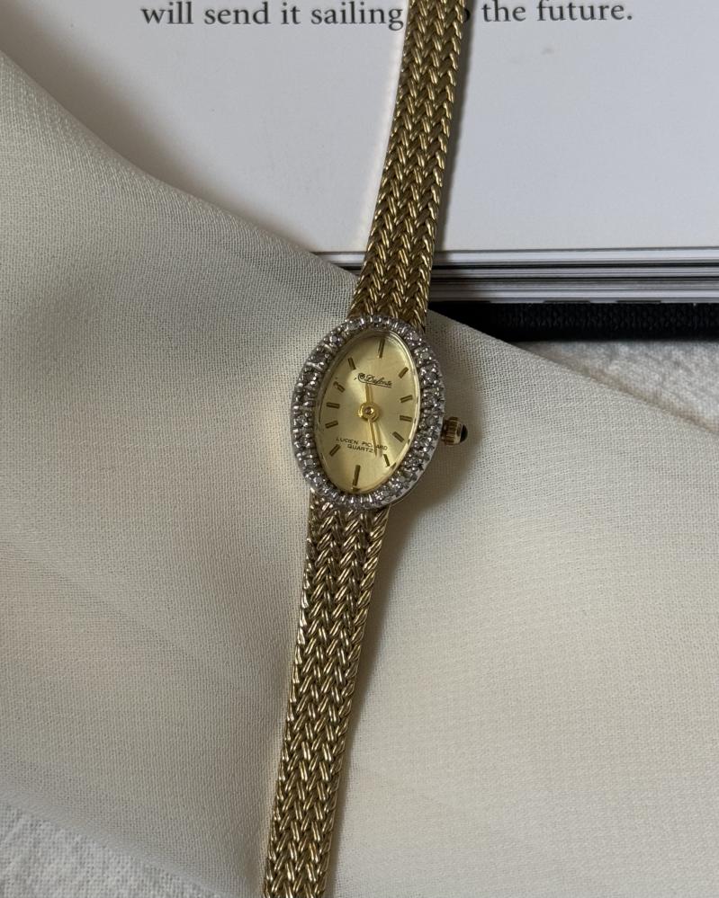 An antique watch from Dufonte