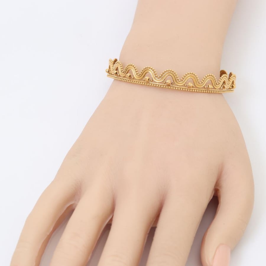 سوارة ذهب ملفتة عيار 21