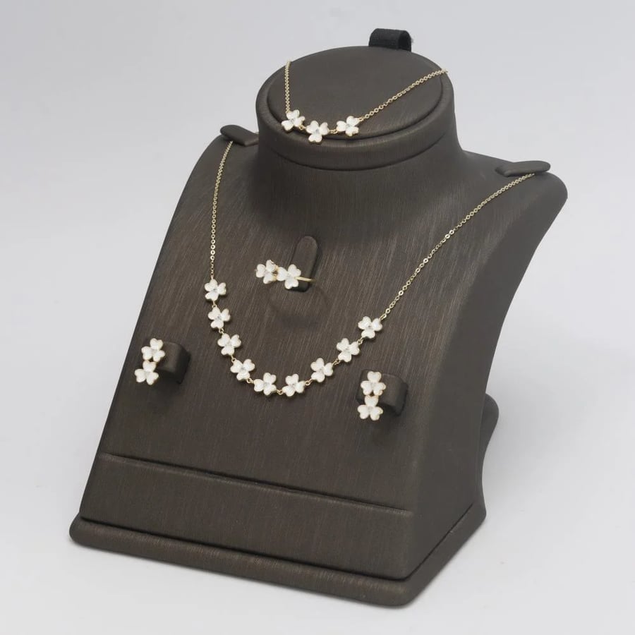 Elegant gold set