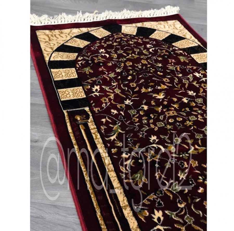 Men's rug with modern design