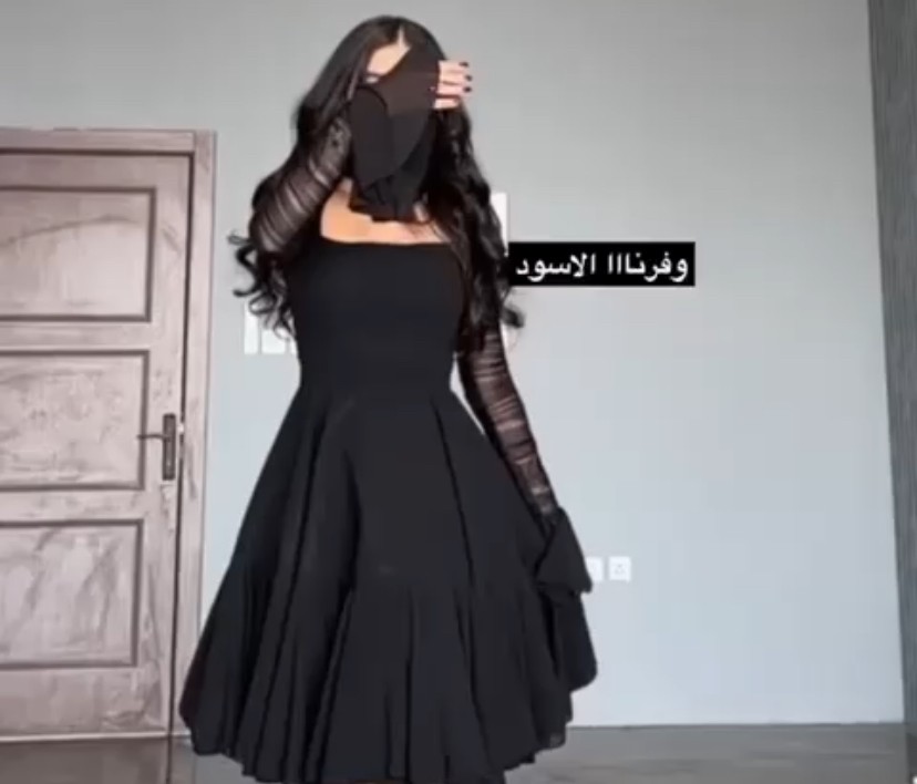 فستان اسود