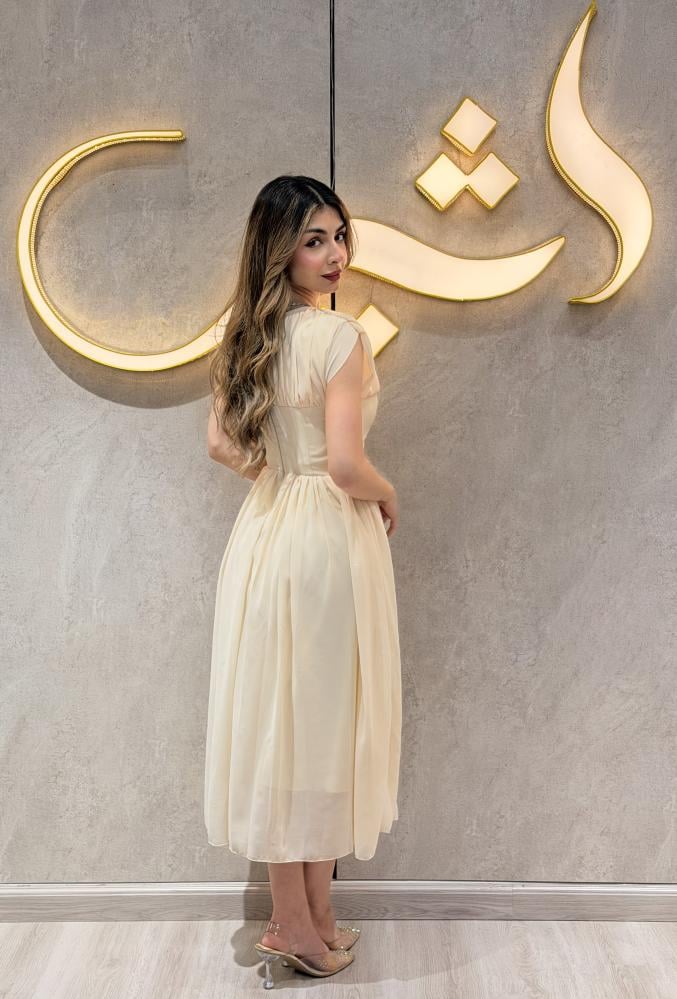 فستان جيلا | كريمي ميد ناعم