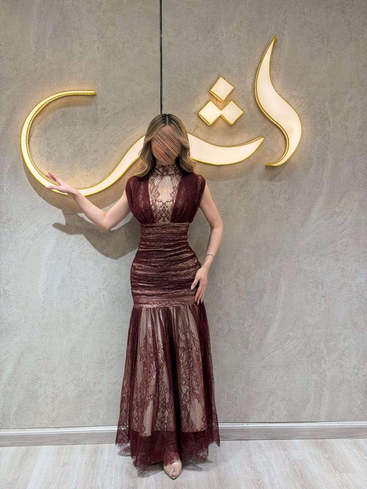 فستان لوتا / عودي اسر فوق نعومة البيج