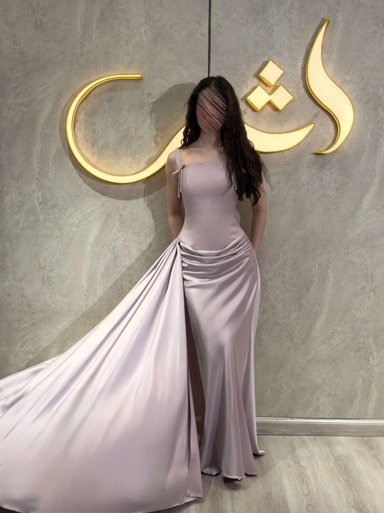 فستان ايلين / درجات الموف بتفاصيل  كورسيه راقية ولمسة فخامة أنثوية
