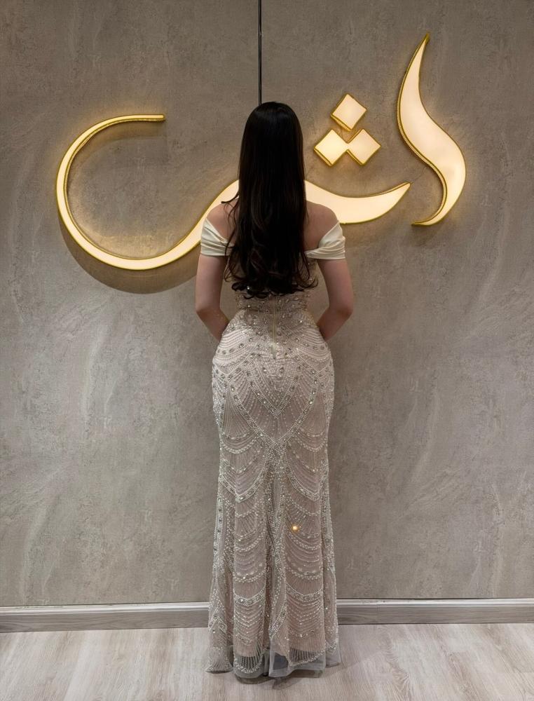 فستان بيج بتطريز كريستال وخرز - فستان سيلي