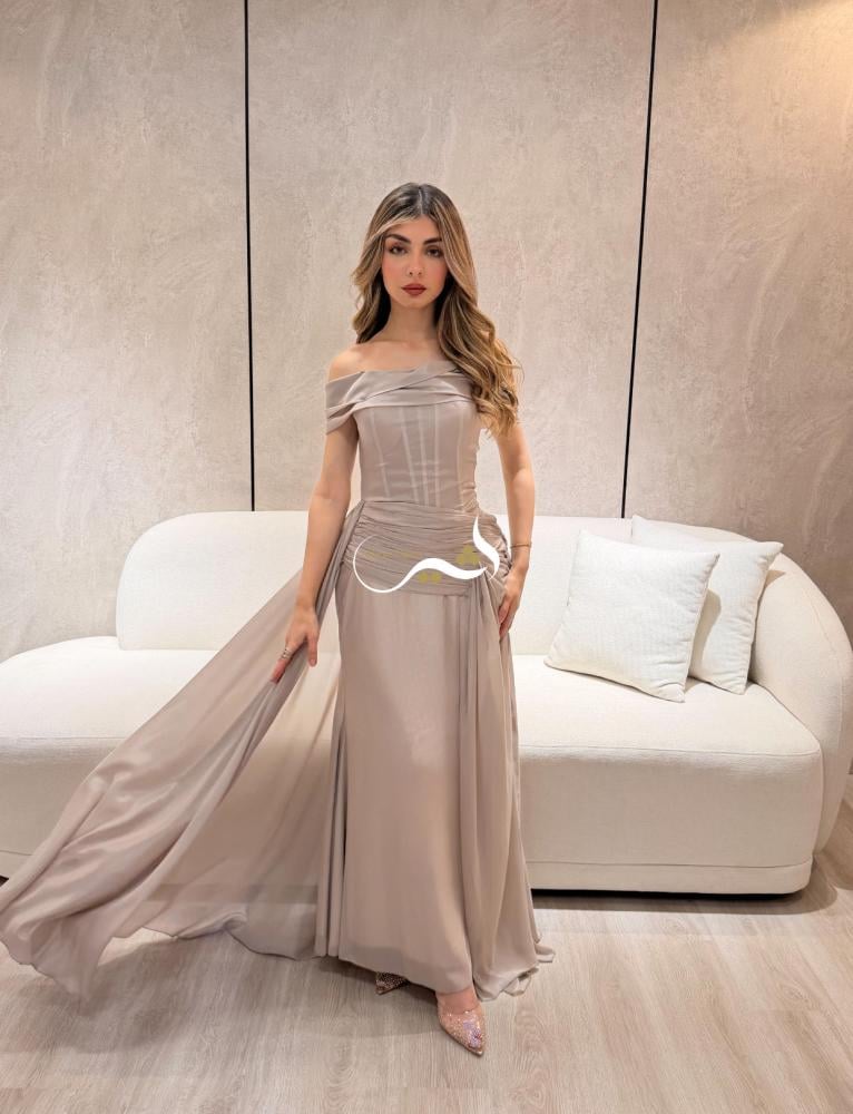 فستان سهرة طويل بيج كورسيه مكشوف الأكتاف