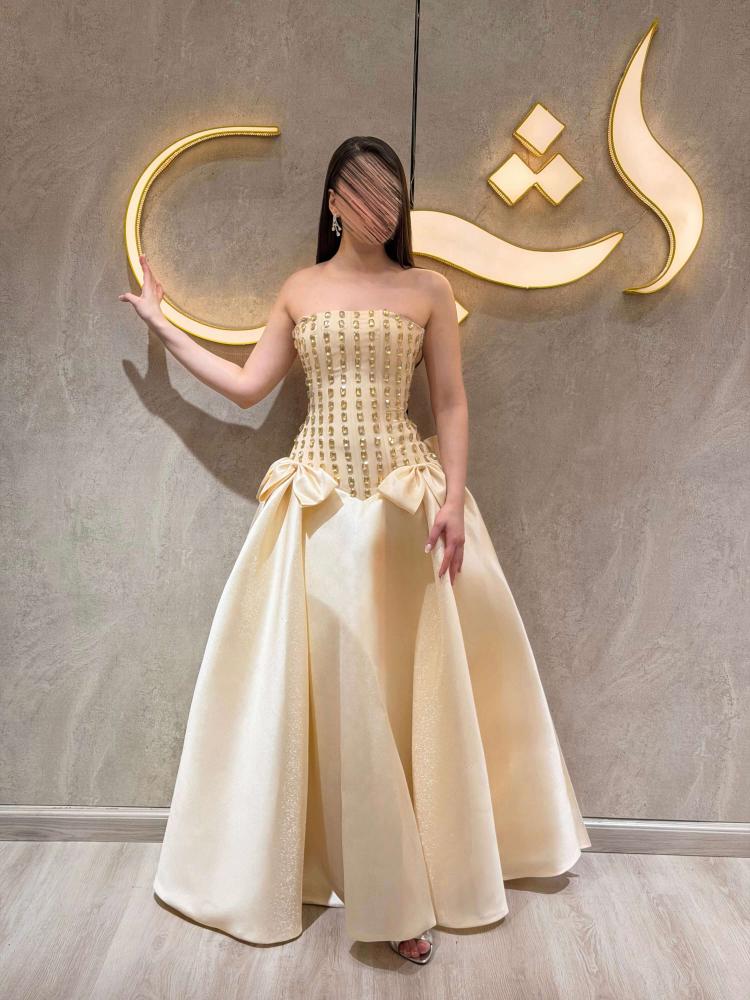 فستان اليشا / فخامة البيج تتلألأ ببريق الكرستال