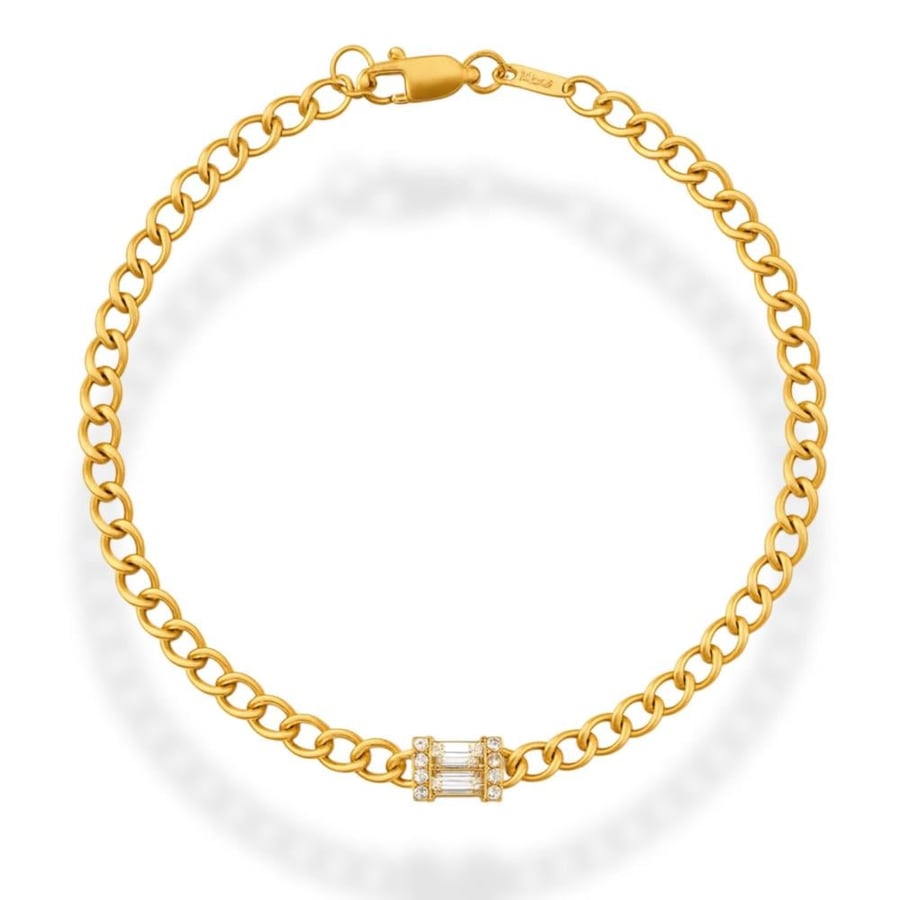 Elegant chain bracelet