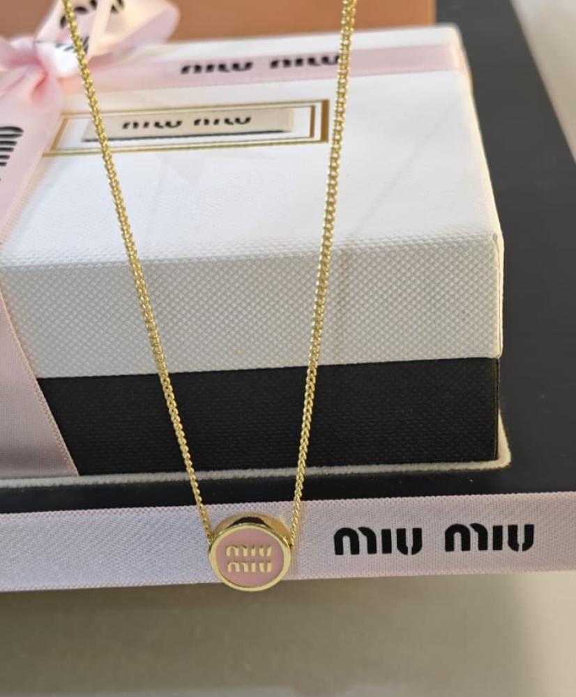 سلسال ميو ميو Miu Miu