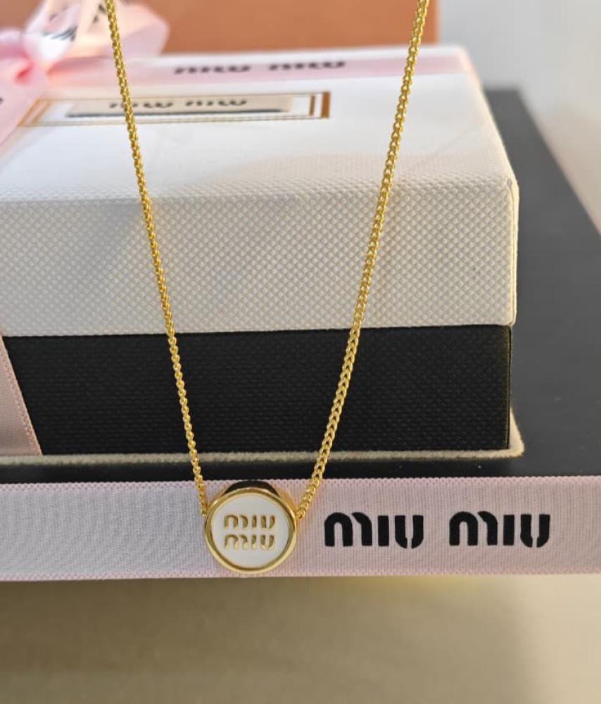 سلسال ميو ميو Miu Miu