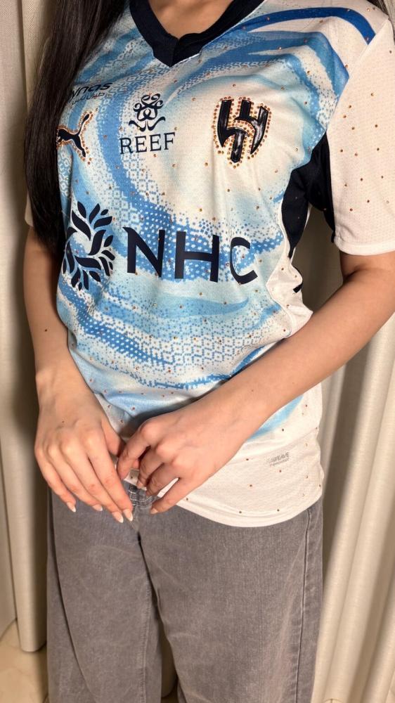 تيشيرت الهلال نسائي بالكريستال