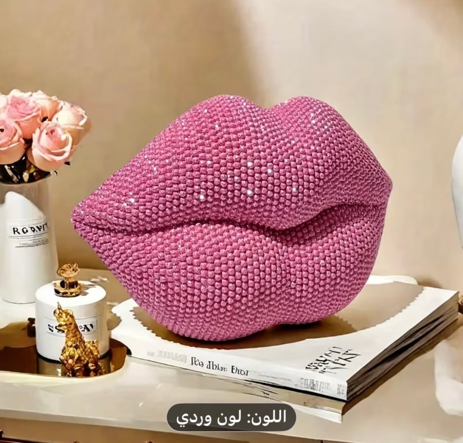 ديكور شفايف لامعة