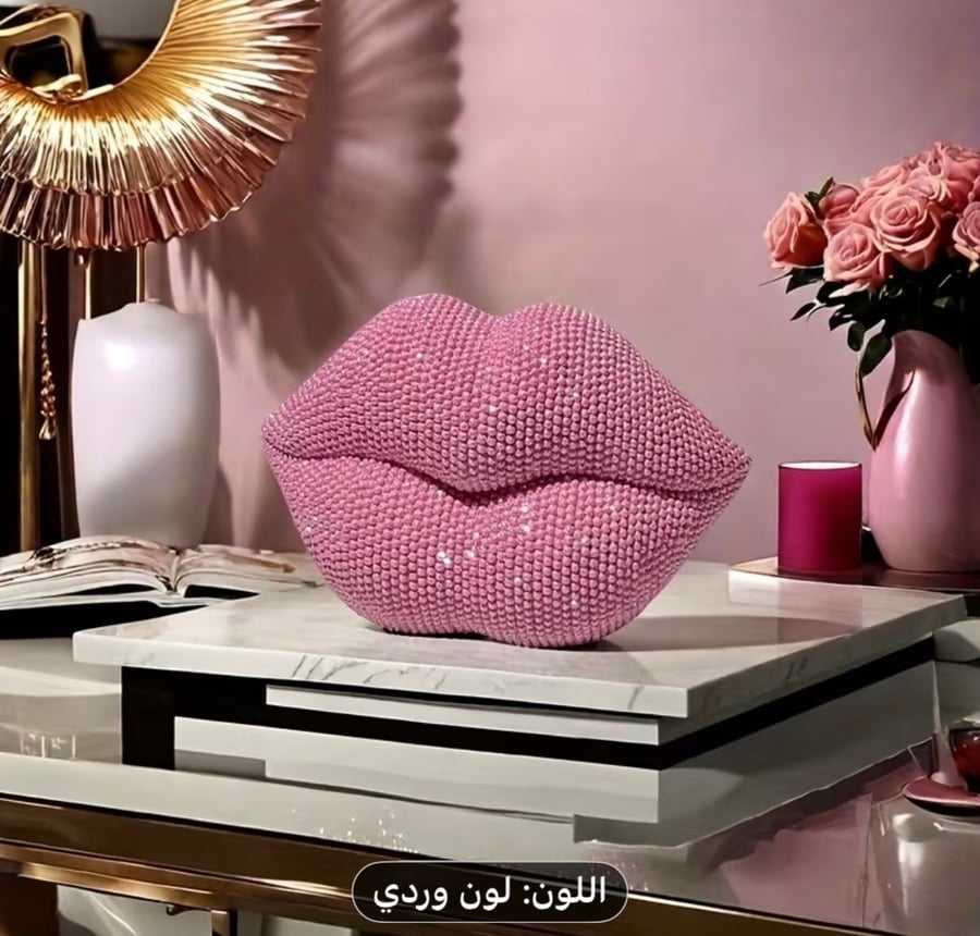 ديكور شفايف لامعة