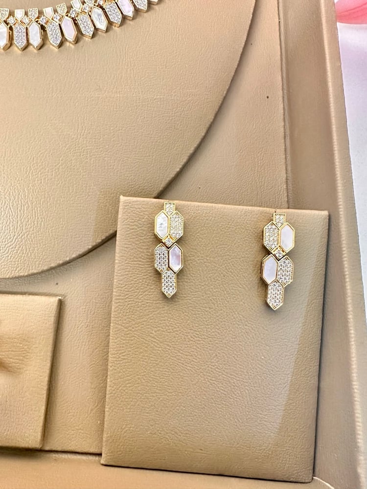 Royal "Serpenti" set (4 pieces) - with geometric scales design, mother-of-pearl, and zircon - HA