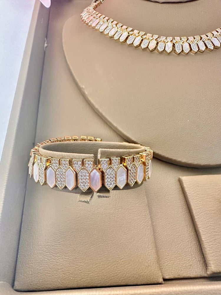 Royal "Serpenti" set (4 pieces) - with geometric scales design, mother-of-pearl, and zircon - HA
