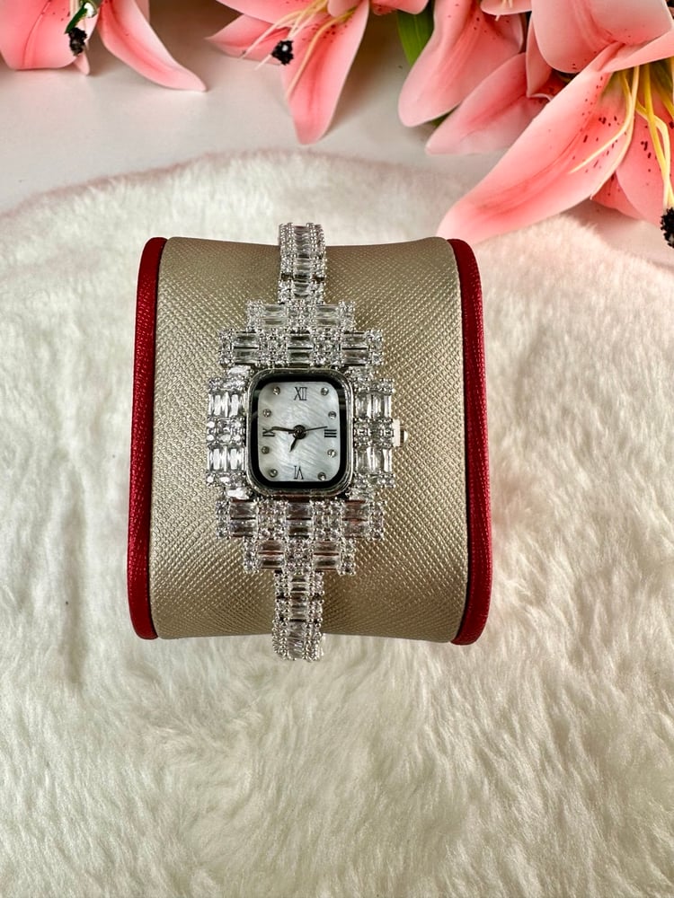 Luxury "Royal Square" watch - geometric design encrusted with baguette stones and mother-of-pearl dial - HA