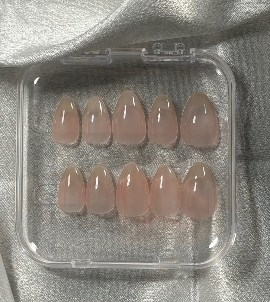 Natural nails - اظافر طبيعية