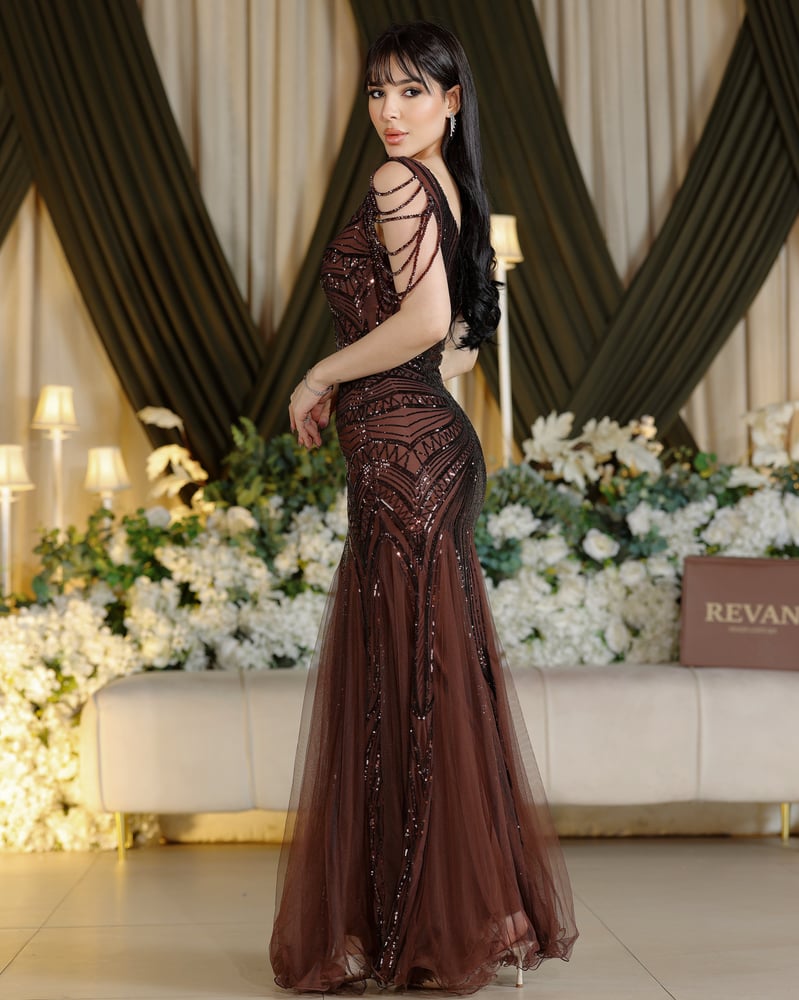 Evening dress with geometric embroidery and one-shoulder embellishment