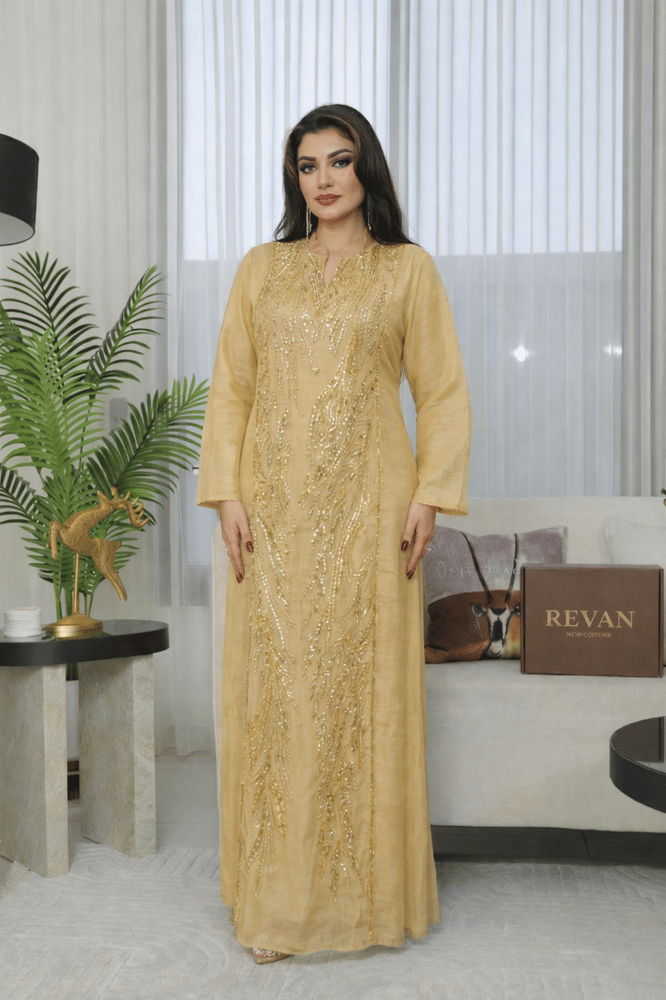 A Ramadan jalabiya embroidered with luxurious details from Rivan