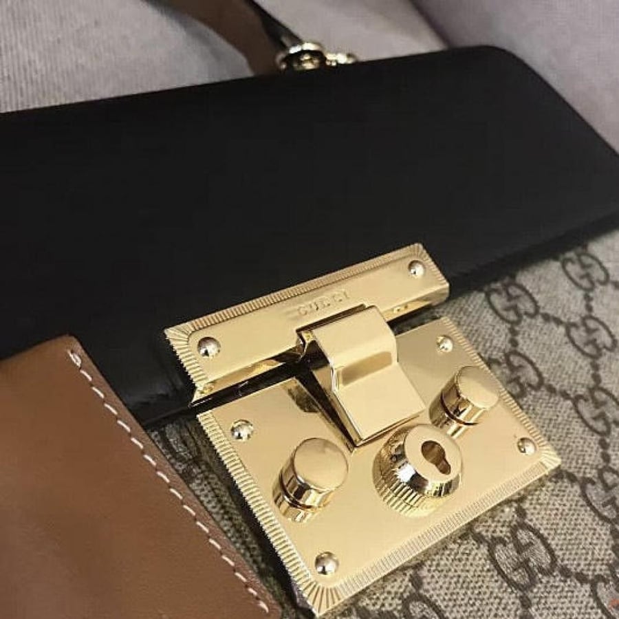 Gucci Beige Black GG Supreme Canvas and Leather Small Padlock Top Handle مقاس سمول
