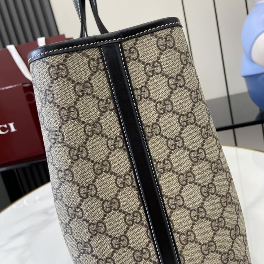 قوتشي توت باق large GG Emblem بالحجم الكبير مقاس 38cm