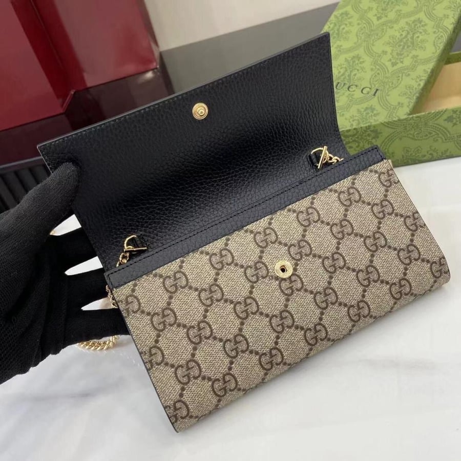 قوتشي GG Marmont bi-color wallet on chain مقاس 19cm