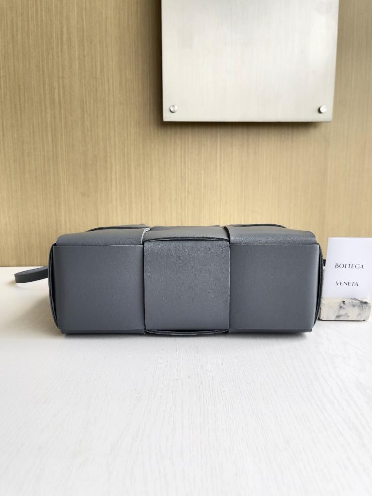 بوتيقا Mini Arco Tote مقاس 25cm