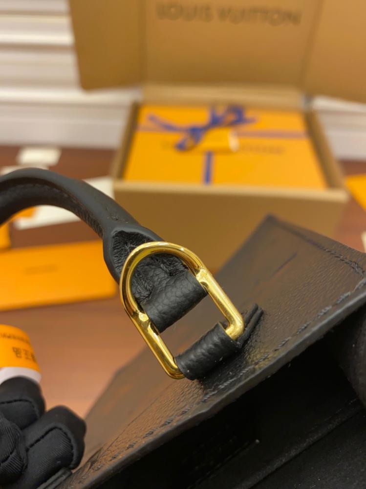 لويس فيتون Petit Sac Plat